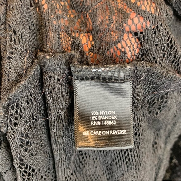 Torrid Black Semi-Sheer Lace Floral Crew Short Sleeve Tee 3X - Picture 7 of 8